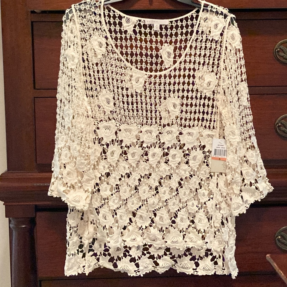 Fever Lace Topper